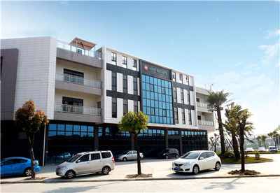 喜報(bào)|尼羅格蘭陶瓷榮膺2022年度仿古十大品牌，卓越品質(zhì)鑄就行業(yè)典范